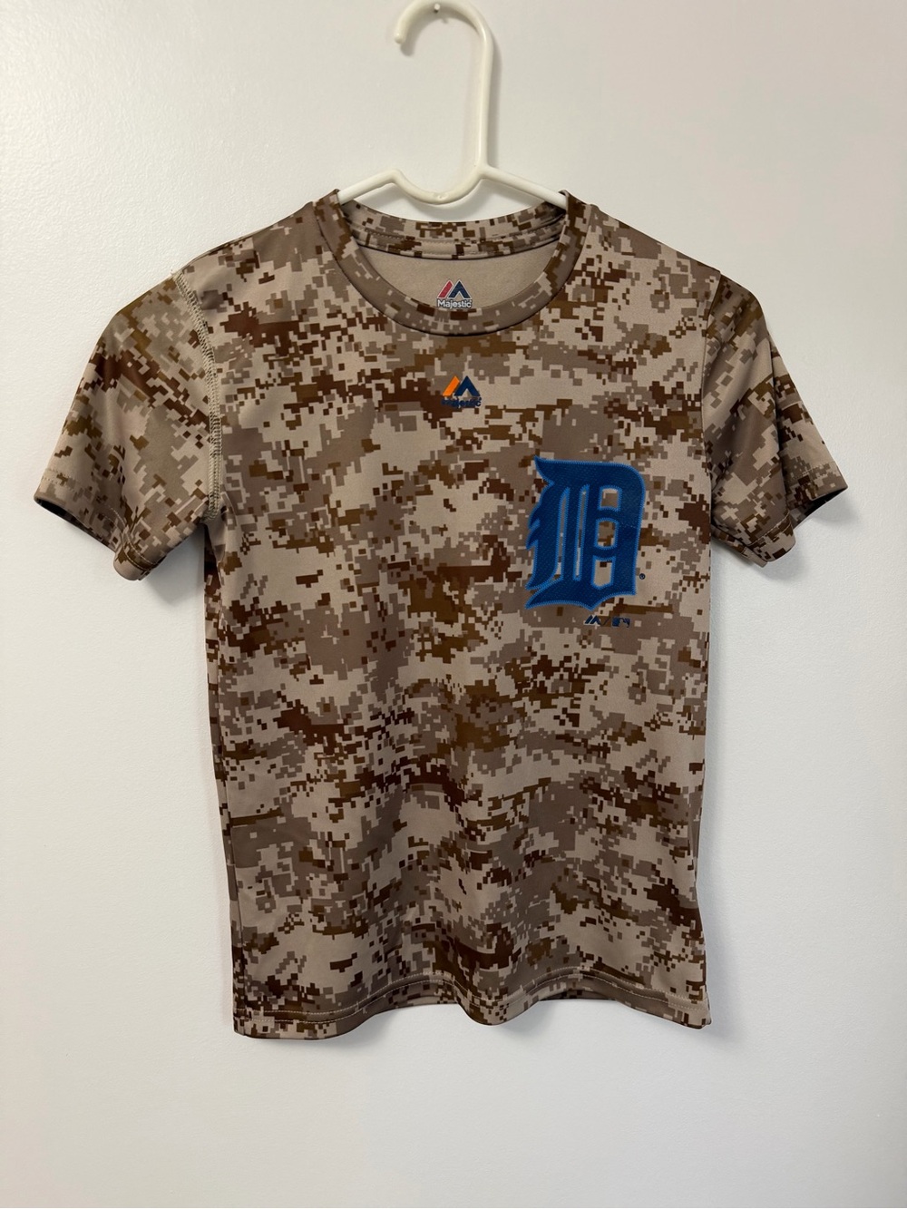 Majestic Men's Detroit D-Logo Camo Performance Tee - Tan/Brown with Blue Logo